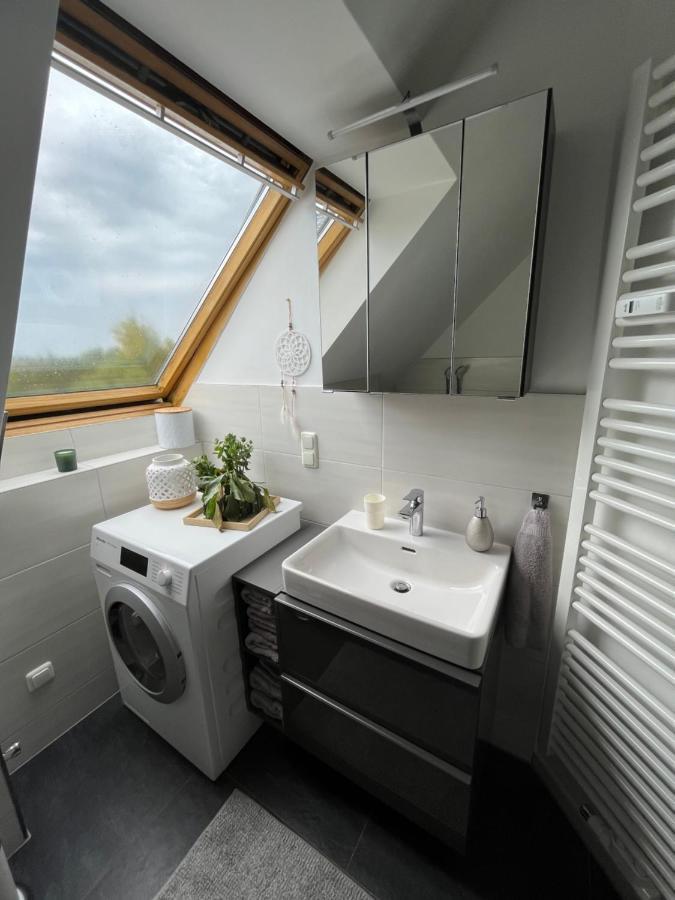 105 Qm Neues Klimatisiertes Appartment Fuer Familien Privater Parkplatz Chemnitz Buitenkant foto